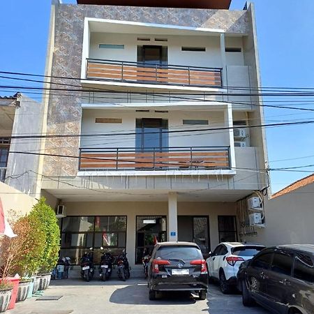 Phoenix Guest House สุราบายา ภายนอก รูปภาพ